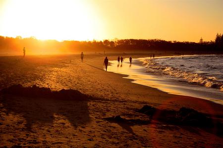 Byron Main Beach - beach sunset, water, relaxing, sea, firefox persona, australia