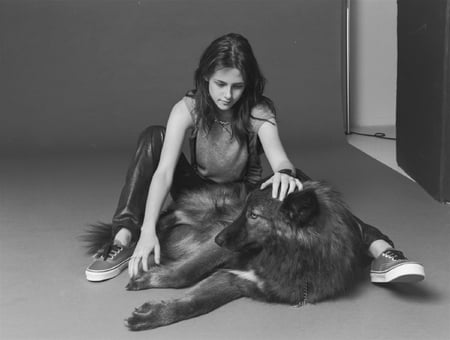 Kristen And Dog - actress, kristen stewart, twilight, dog