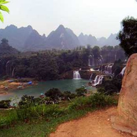 Ban Gioc Falls view from China