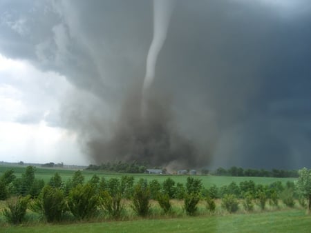 f0 tornado - sky, kills people, deadly, feared, destroyer