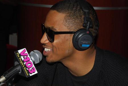 Trey Songz - music, entertainment, trey songz, earphones