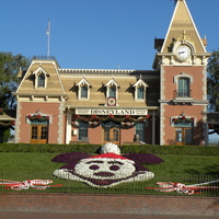 Disneyland Christmas Mickey