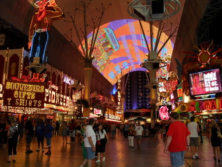 Las Vegas - nightime, las vegas, overhead show, walkway