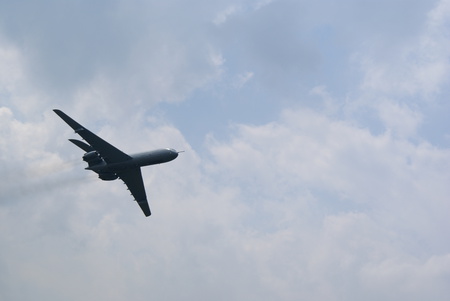 VC-10 - hill, biggin, jet, smoke, plane, vc-10, display, 2010, big, raf