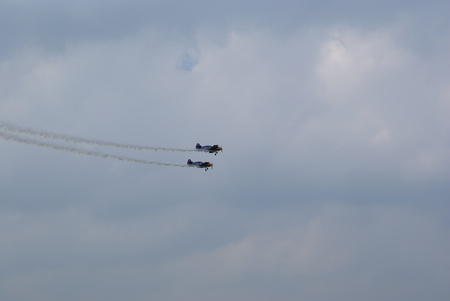 red bull matadors - hill, 2010, display, matadors, bull, red, biggin, aerobatic