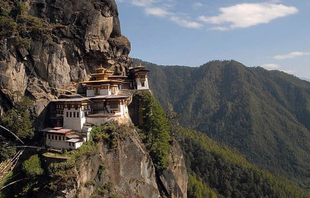 Taktshang Monastery - tibet, taktshang, mountains, valley, budist, monastery