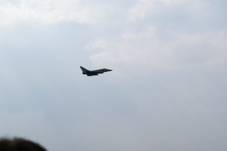 Eurofighter Typhoon - hill, past, 2010, display, fly, hawk, biggin, raf