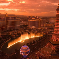 Las Vegas - Bellagio Fountain And Paris Hotel