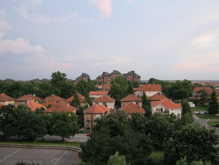 Roofs - threes, red, green, roofs