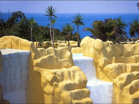 Artificial Waterfalls, Dubai