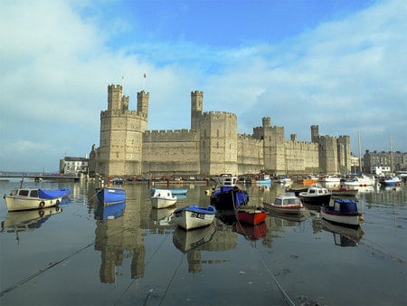 Reflexing in the water - water, sky, boats, casle walls