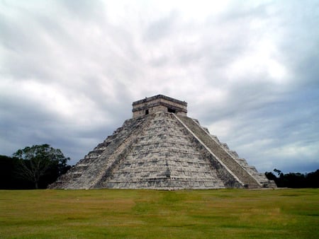 The Pyramid of Kukulkan Chichen Itza, Mexico - pyramid of kukulkan, arquitecture, the castle, pyramids, chichen itza, kukulkan, el castillo, ancient, mesoamerican, archaeological, mexico, yucatan