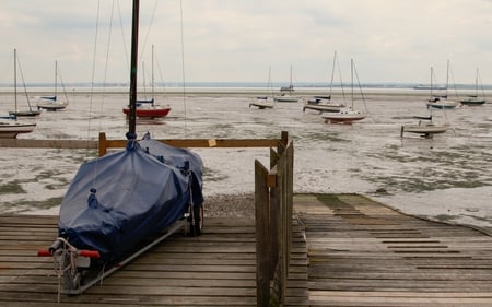 High and Dry - nature, boats, water, tide, missing