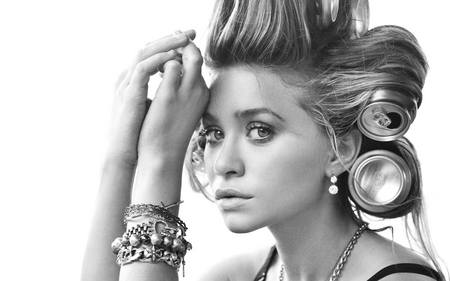 Mary-Kate Olsen - people, model, actresses, black and white, mary kate olsen, olsen twins, celebrity