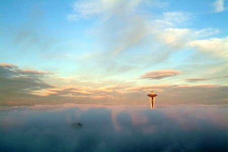 Space-Needle-in-the-Fog-Seattle - cool, picture, seattle, in-the-fog, space-needle