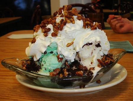 Huge Sundae - dessert, sundae, huge sundae, ice cream