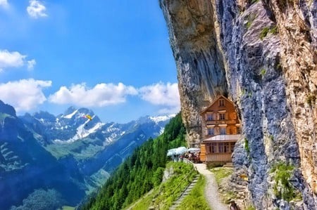 House on Mountain - house, picture, cool, mountain