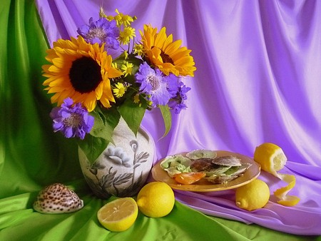 Silk n sunflowers - sunflowers, silk, petals, green, slice, flowers, shell, lemons, cloths, plate