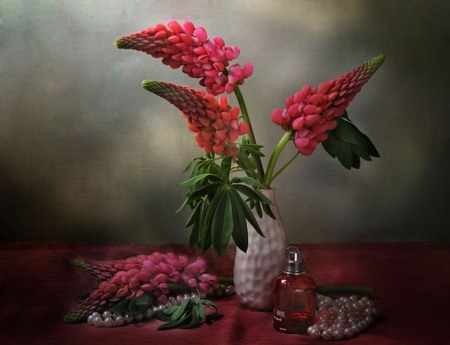 still life - vase, delicate, perfume, pearls, elegant, beautiful, photography, flower bouquet, still life, flowers