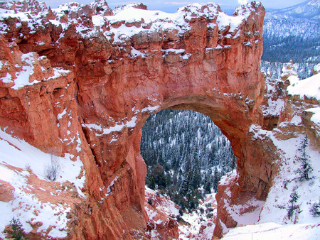 Natural bridge in Bryce Canyon - canyon, national park, paradise, snow