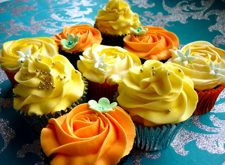 Summery cupcakes - gift, yellow, orange, cupcakes