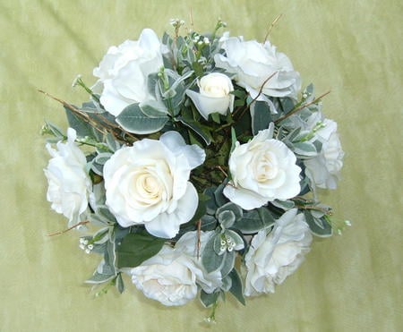 White rose bouquet - table, white roses, centrepiece, bouquet