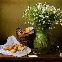 Snacks and daisies