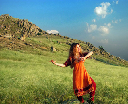 dance in Macin - woman, macin, dance, mountain, zavaidoc