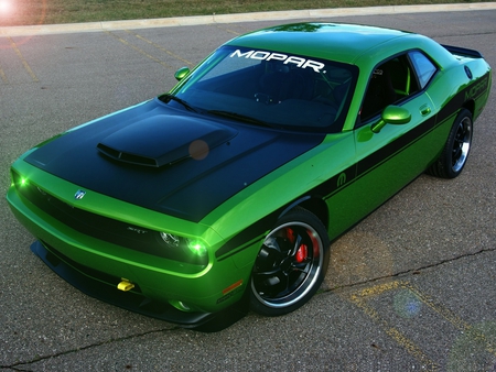 Dodge Challenger Mopar