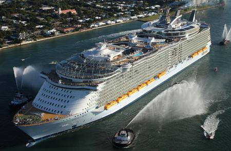 OASISOFTHESEAS 2 - white, water, big, tug