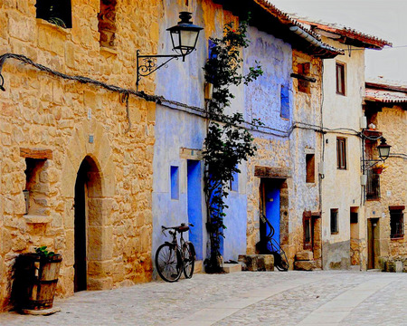 Valderrobres - valderrobres, street, lamp, houses