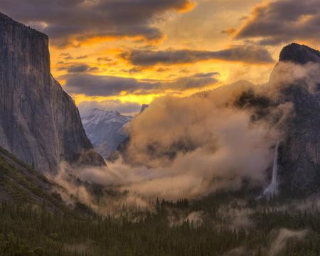 Yosemite Valley at Dawn - cloud, canyon, sun, sky