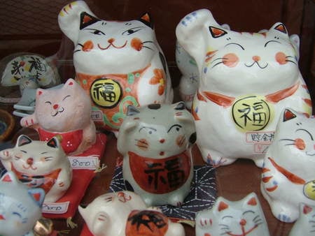 Japanese Good Luck Cats - cats, shops, beakoning, ceramic