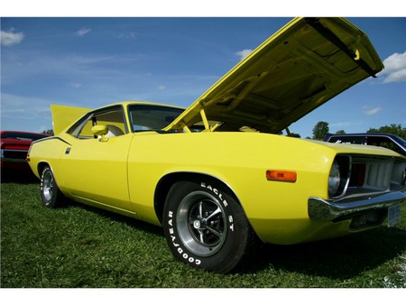 I Want This 09 - plymouth, cuda, yellow, 1972