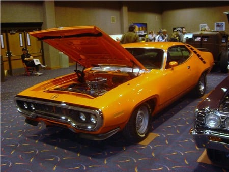 I Want This  10 - roadrunner, plymouth, yellowish orange, 1971