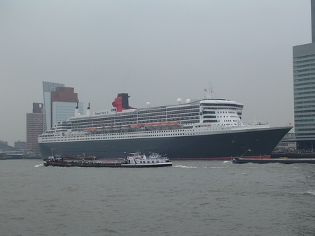 Queen Mary 2 - cruiseship, mary, cruise, queen