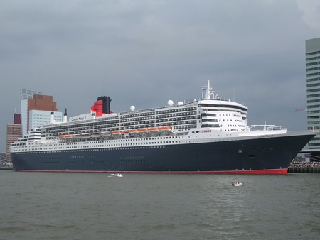 Queen Mary 2 - cruiseship, mary, cruise, queen