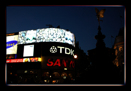 London at night - england, statue, london, dark, night, gb, picadelli