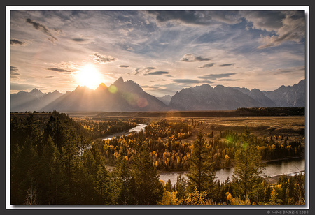 Snake River Sunset - sky, river, beautiful, sun, distance, mountains