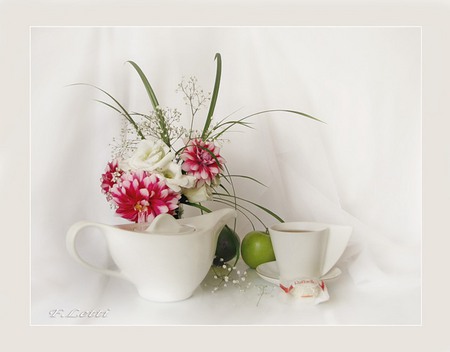 still life - photo, nice, gently, vase, beautiful, photography, tea, cool, still life, flower bouquet, flower, jug, drink, harmony, white, apple, candy, cup