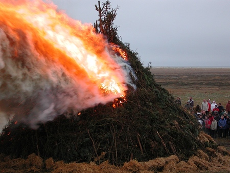 Easter Fire in Sankt Peter Ording - easter fire, nordfriesland, tradition, easter, happy easter, germany, holiday, fire, happy eastern, st peter ording, traditional, schleswig holstein, eastern, holly day