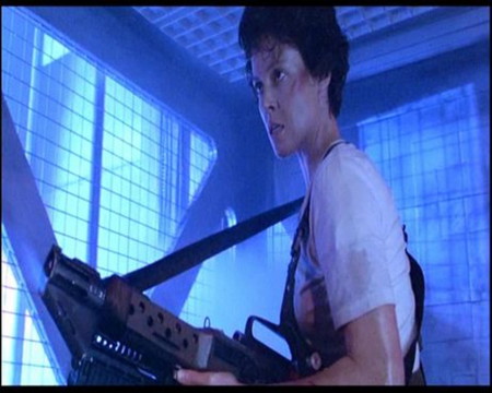 Alien - woman, alien, gun, sigourney weavers