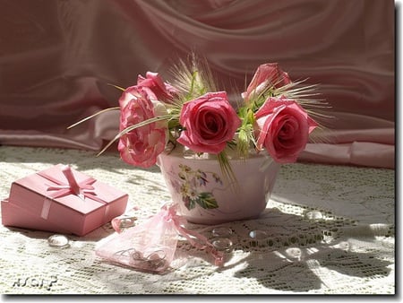 Beauty - vase, roses, glass beads, present, lace, pink, flowers, ribbon, box