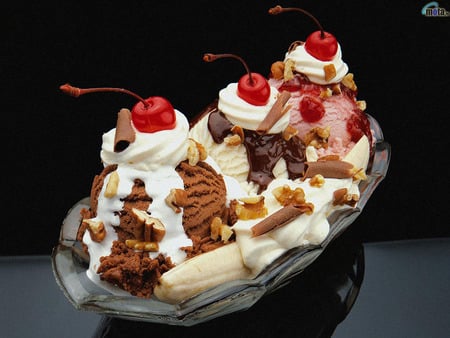 Ice Cream - Banana Split - ice cream, nuts, banana, banana split, delicious, cherry, berries, fruit, cream, sundae, beautiful, dessert, sweet, food, chocolate, sugary