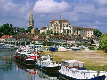 Auxerre,France - beauty, sky, trees, auxerre, peaceful, ships, reflection, france, clouds, architecture, house, grass, bridge, boat, houses, boats, buildings, ship, beautiful, city