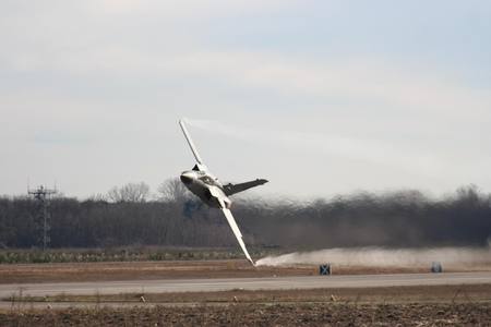 Very Low Tornado - aircraft, jet, low, gr4, tornado, panavia, pass