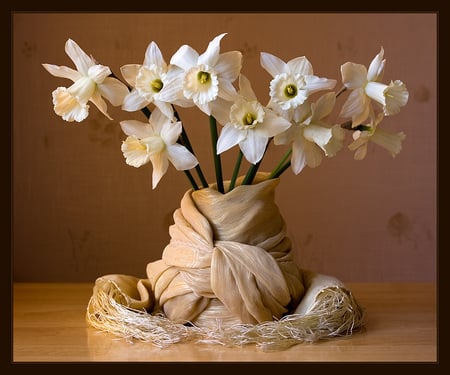 still life - vase, beautiful, photography, photo, cool, flower, still life, bouquet, harmony, flowers, scarf, narcissus, nice, peaceful