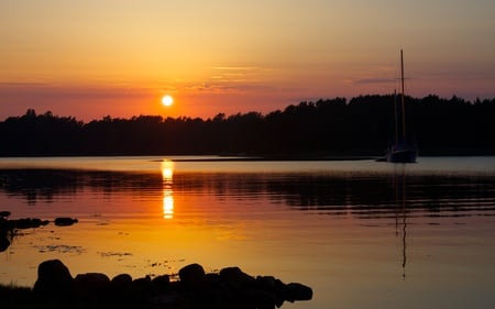 Sunset in Nauvo Island - beach, sky, sunset, clear, bay, calm, nature, reflection, beautiful, sailboat, colors, rocky