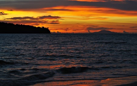 Langkawi Sunset - calm, clouds, coastline, beautiful, beaches, colors, ocean, nature, twilight