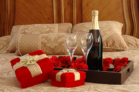 romance - roses, cups, elegant, room, romance, interior, photo, bed, red, nice, beautiful, photography, boxes, cool, love, still life, drink, harmony, champagne, valentine, rose, gift